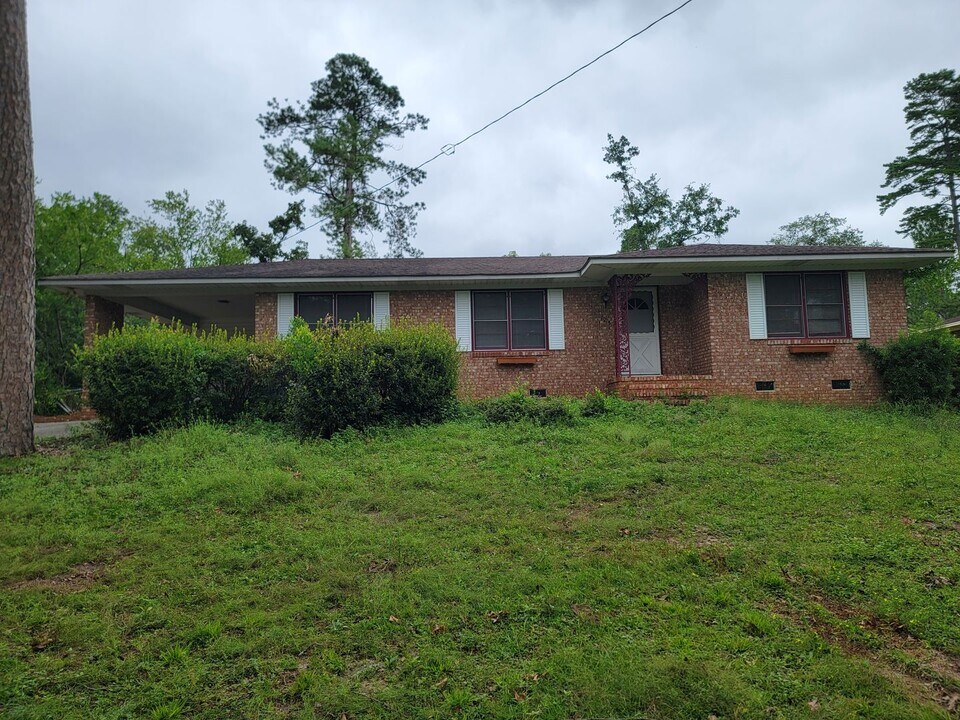 1125 Crestview Dr in North Augusta, SC - Foto de edificio