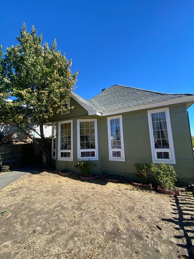 property at 322 Lincoln St