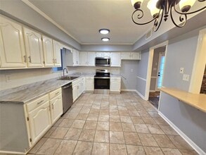 1211 Dalraida Rd in Montgomery, AL - Foto de edificio - Building Photo