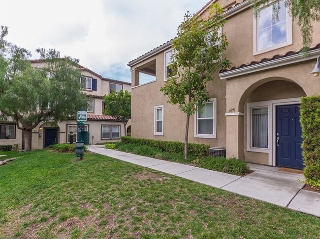 1694 Paseo Aurora in San Diego, CA - Building Photo - Building Photo