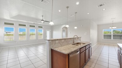 154 Katy Post in San Antonio, TX - Building Photo - Building Photo