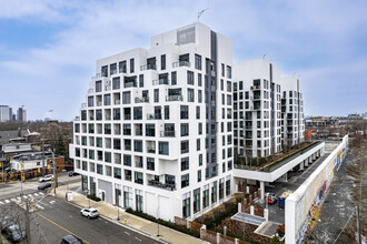 Bianca Condos in Toronto, ON - Building Photo - Building Photo