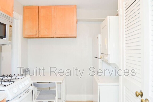 201 Kentucky Ave SE in Washington, DC - Building Photo - Building Photo