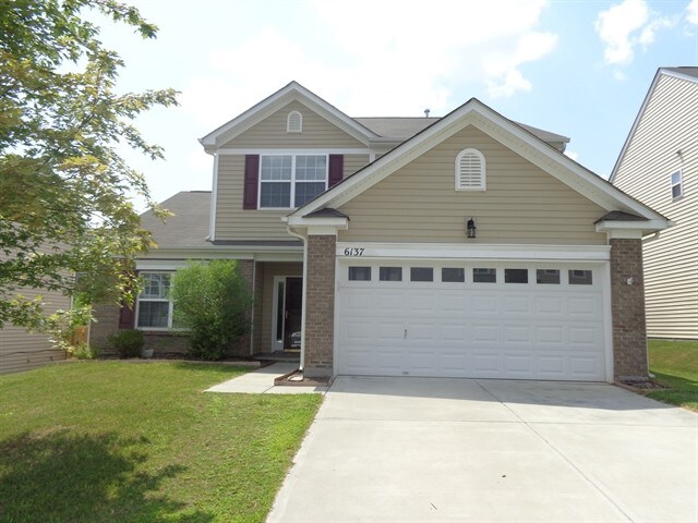 6137 Kilchurn Dr in Indian Land, SC - Building Photo