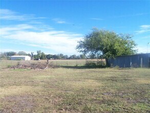 9506 Schmidt Ln in Manor, TX - Building Photo - Building Photo