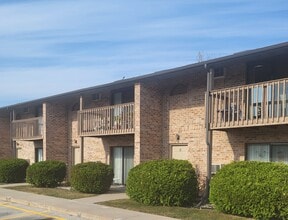 East Point Village in Green Bay, WI - Foto de edificio - Building Photo