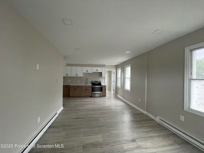 615-615 Mill St in Dunmore, PA - Building Photo - Building Photo