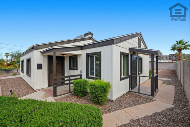 property at 433 N 14th St
