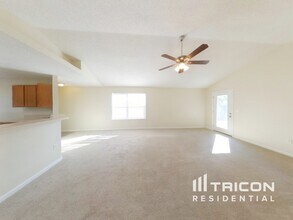 1940 Hunters Trace Cir in Middleburg, FL - Building Photo - Building Photo
