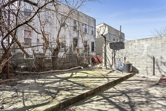 770 Hendrix St in Brooklyn, NY - Building Photo - Building Photo