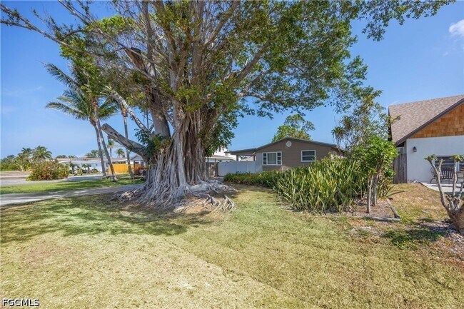 547 101st Ave N in Naples, FL - Building Photo - Building Photo