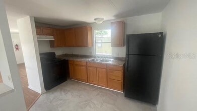 1001 NE 77th St in Ocala, FL - Building Photo - Building Photo