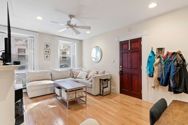 39 Grove St in Boston, MA - Building Photo - Building Photo