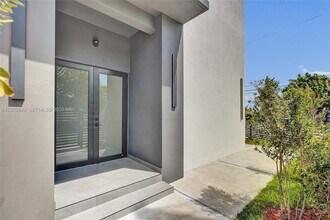 2411 SW 16th Ter in Miami, FL - Building Photo - Building Photo