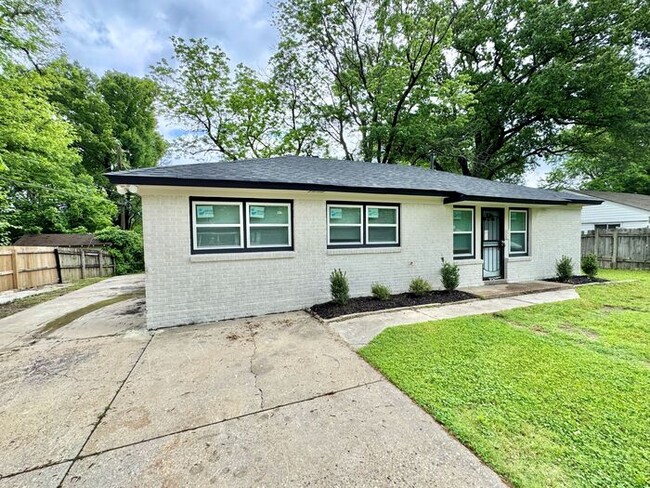 4062 Alpine Ave in Memphis, TN - Building Photo - Building Photo