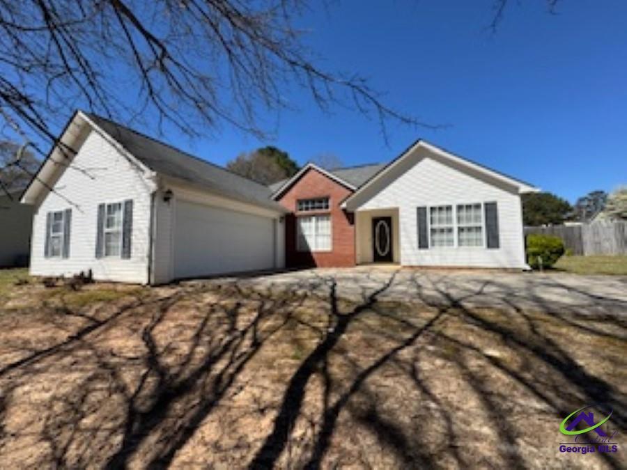 102 Bridlewood Trail in Warner Robins, GA - Building Photo