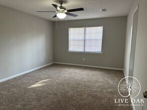 706 Robin Hood Dr in Hinesville, GA - Foto de edificio - Building Photo