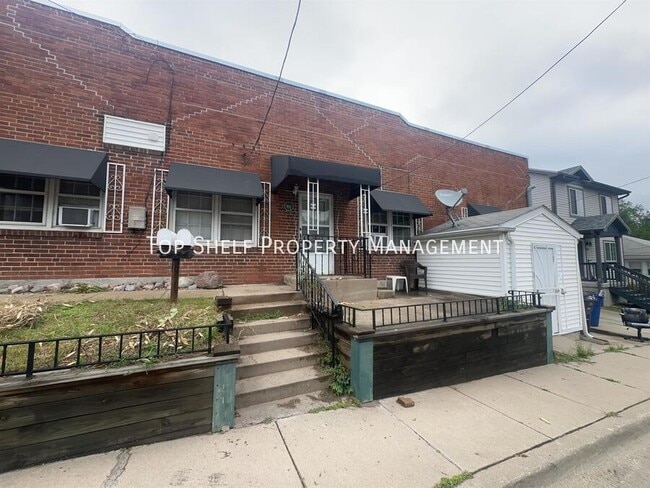 property at 2303 E 9th St
