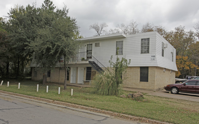 115 W Rogers St in Arlington, TX - Foto de edificio - Building Photo