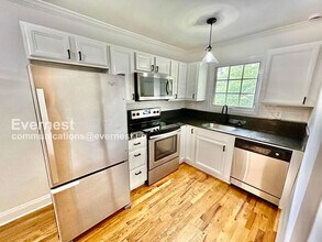 798 St Charles Ave NE in Atlanta, GA - Building Photo - Building Photo