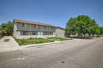 49 Royal Crest Dr in Pueblo, CO - Building Photo - Building Photo