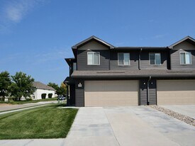 17078 Hawthorne Ave in Omaha, NE - Building Photo