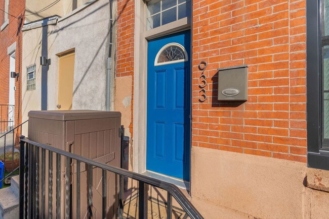 933 N 30th St in Philadelphia, PA - Foto de edificio - Building Photo