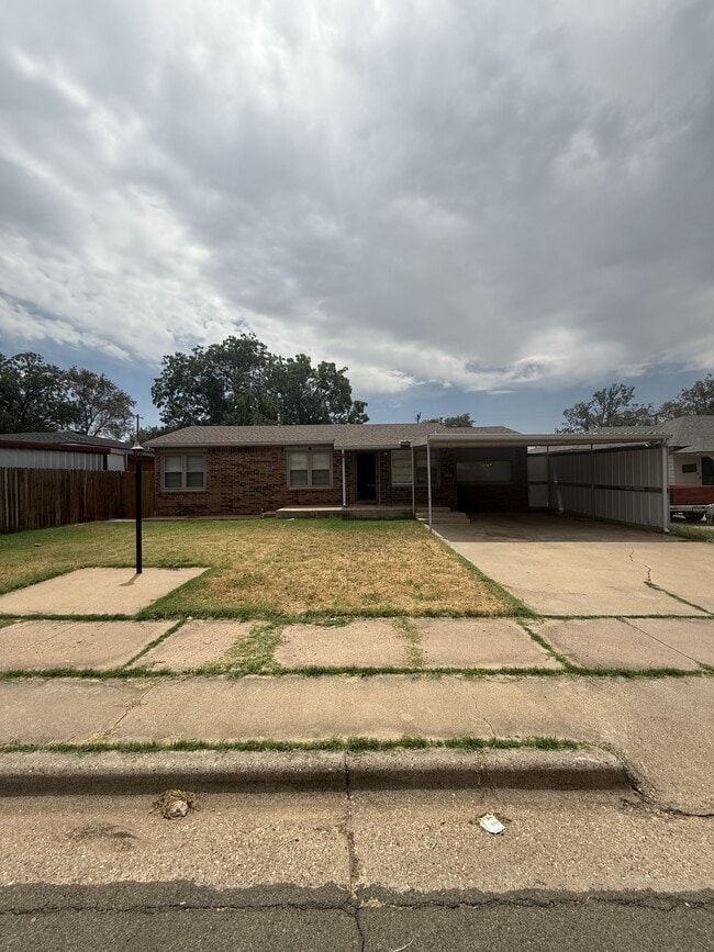 property at 2015 44th St