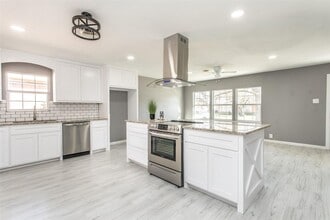 1309 Magnolia St in Gainesville, TX - Building Photo - Building Photo