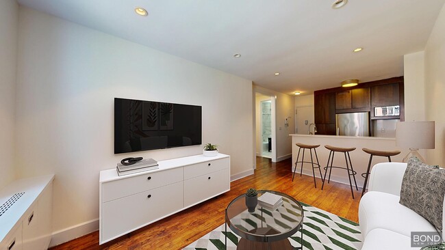 156 Prince St in New York, NY - Building Photo - Building Photo