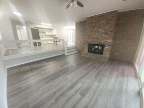 1693 Briarbend Ct in Stone Mountain, GA - Building Photo - Building Photo