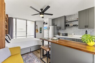 249 Long Island St in Honolulu, HI - Building Photo - Building Photo