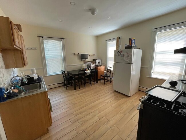 16 Mt Calvary Rd, Unit 1