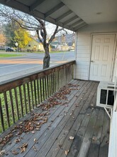 420-422 Division Ave in Drain, OR - Foto de edificio - Building Photo