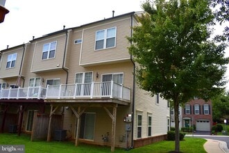 22455 Glenbow Way in Clarksburg, MD - Building Photo - Building Photo