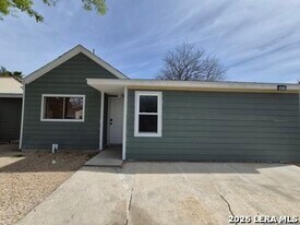 4018 Sunrise Cove Dr in San Antonio, TX - Building Photo