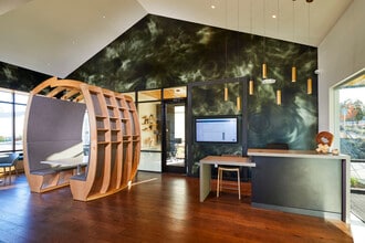 Ambrose in Bremerton, WA - Foto de edificio - Building Photo