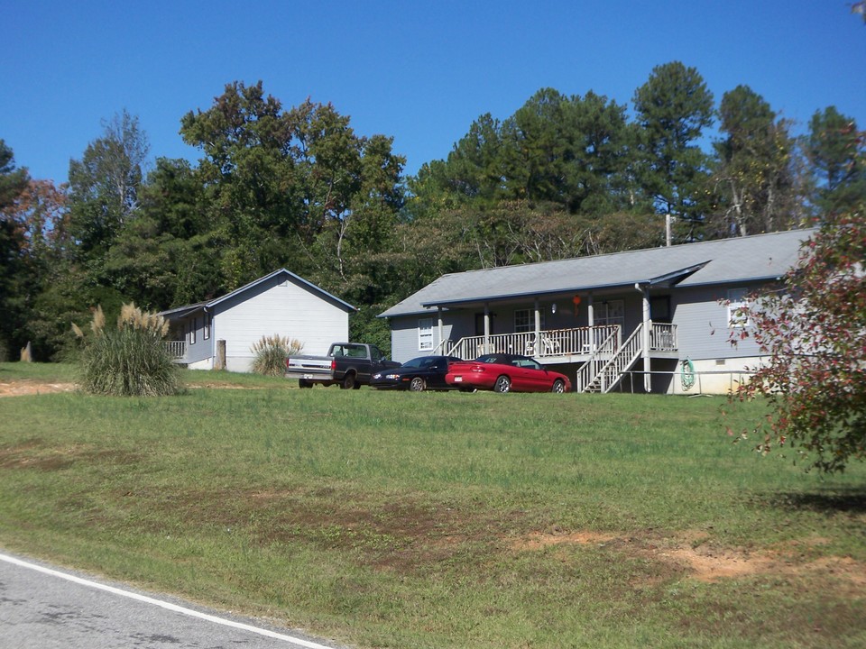 579-589 Center Point Rd in Bremen, GA - Building Photo