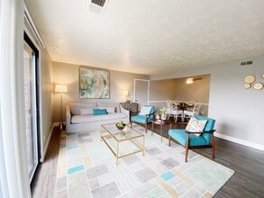 Preserve at Evans Place in Omaha, NE - Foto de edificio - Building Photo