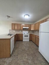1104 Country Club Ln in Junction City, KS - Building Photo - Building Photo