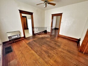 421 E 7th Ave in Mitchell, SD - Building Photo - Building Photo