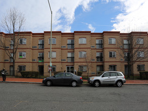 Casa Iris in Washington, DC - Building Photo - Building Photo