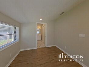 5582 Atlantic Ave N in St. Petersburg, FL - Building Photo - Building Photo