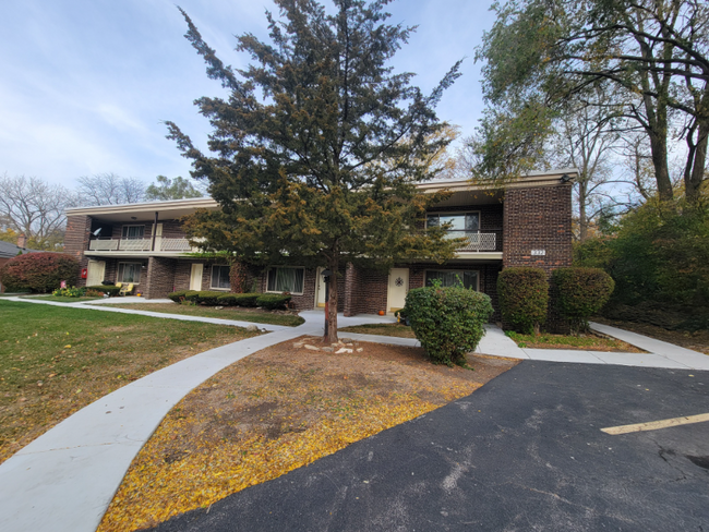 332 Pennsylvania Ave in Glen Ellyn, IL - Building Photo - Building Photo