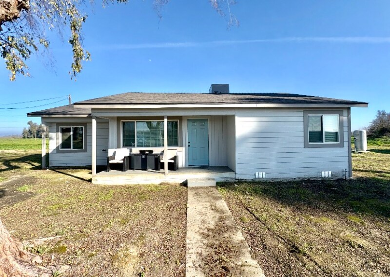 15769 W Hanford Armona Rd in Lemoore, CA - Foto de edificio