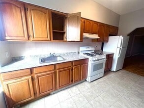 33 Orchard St in Jersey City, NJ - Building Photo - Building Photo