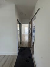 1339 S Mansfield Ave, Unit top unit in Los Angeles, CA - Building Photo - Building Photo