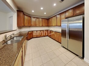 5825 Stone Mountain Rd in The Colony, TX - Foto de edificio - Building Photo