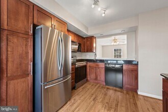 21673 Hazelnut Square in Sterling, VA - Building Photo - Building Photo