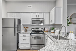 Vue 360 in Grand Prairie, TX - Building Photo